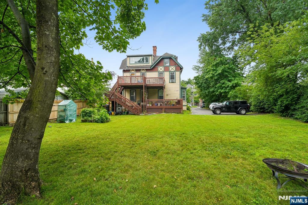 70 Elm Street Property Photo 45