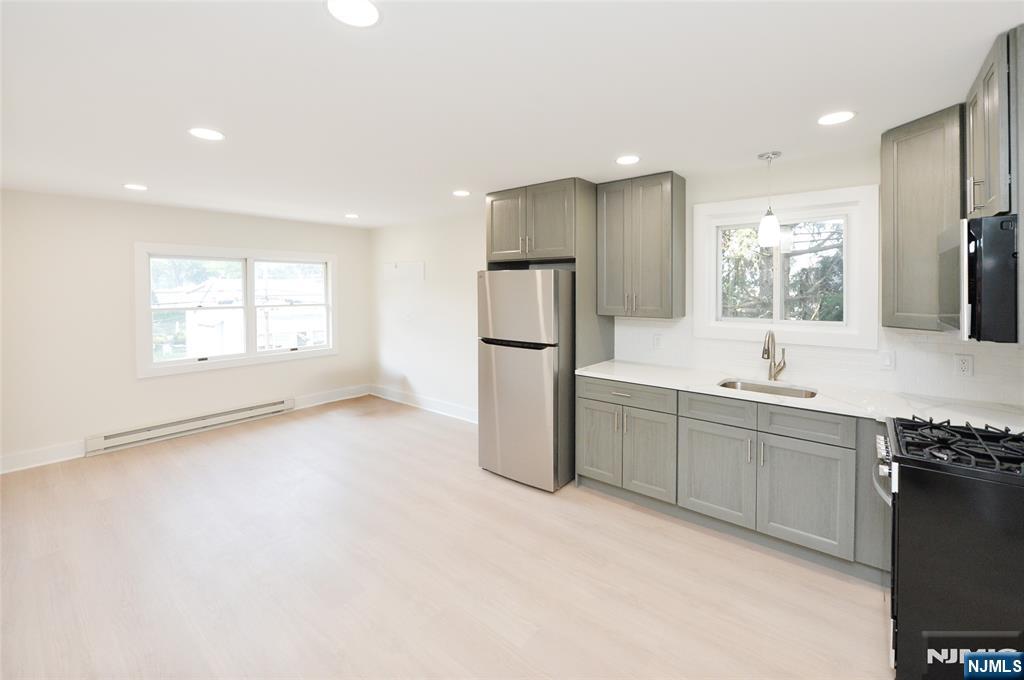 255 Rea Avenue 6 Property Photo 1