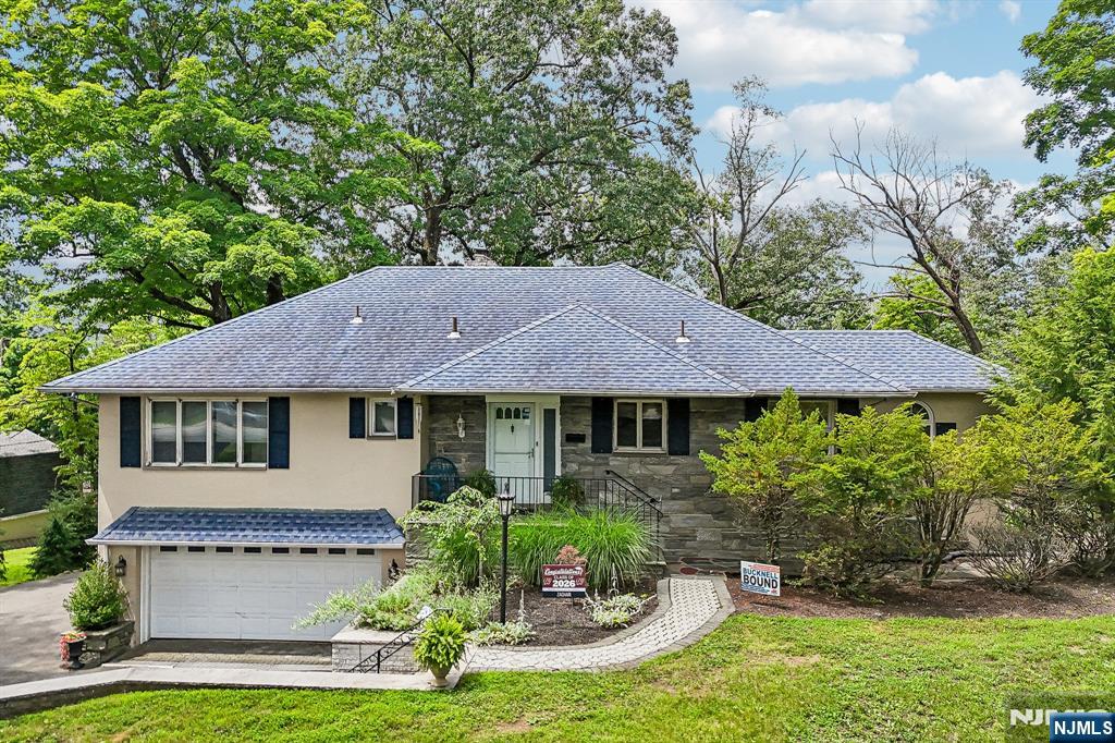 695 Berdan Avenue Property Photo 1