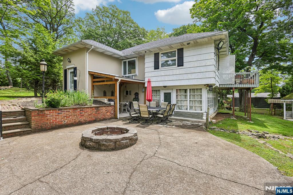695 Berdan Avenue Property Photo 20