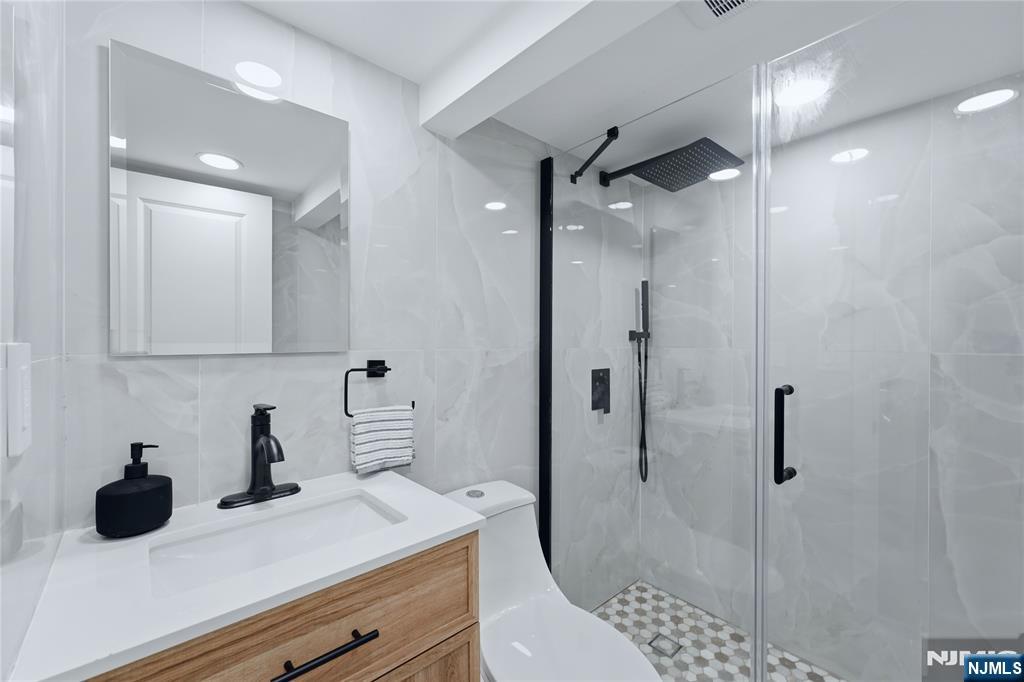 7 Virginia Avenue Property Photo 23