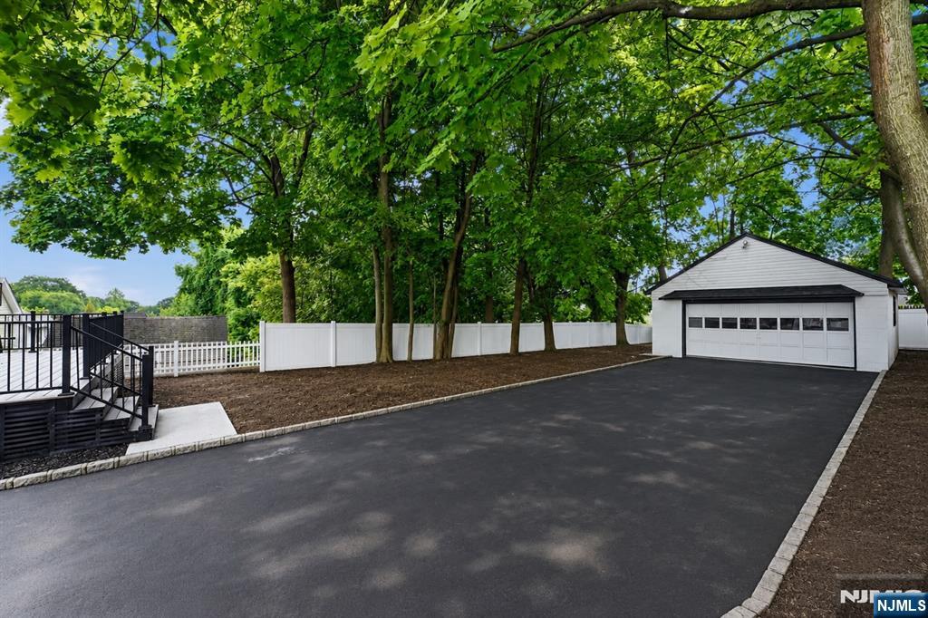 7 Virginia Avenue Property Photo 32