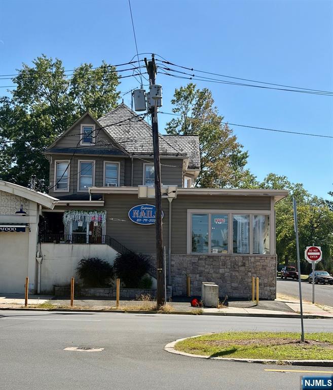 236 Broadway Property Photo 2