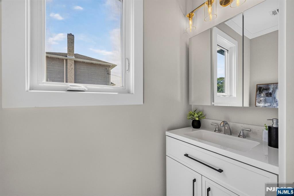 163b Kipp Avenue Property Photo 17