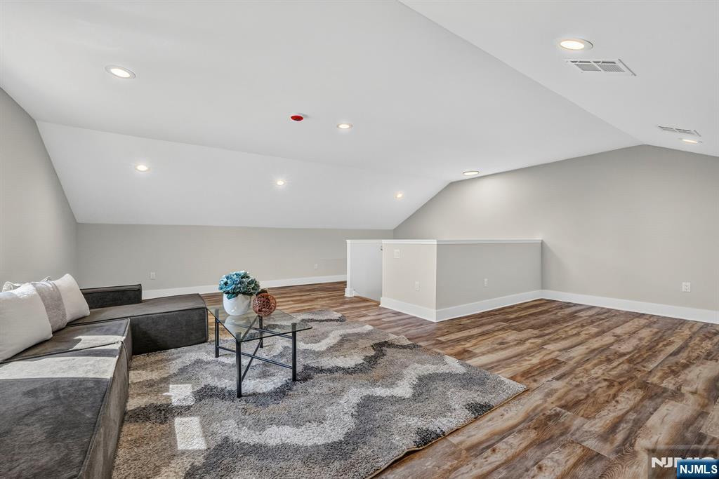 163b Kipp Avenue Property Photo 35