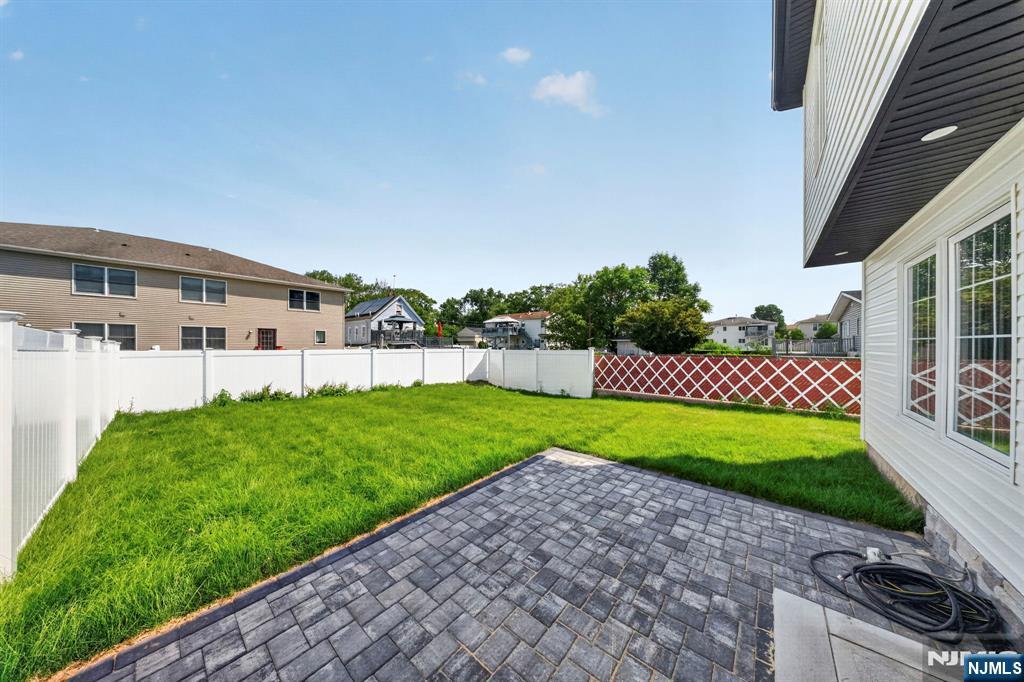 163b Kipp Avenue Property Photo 41