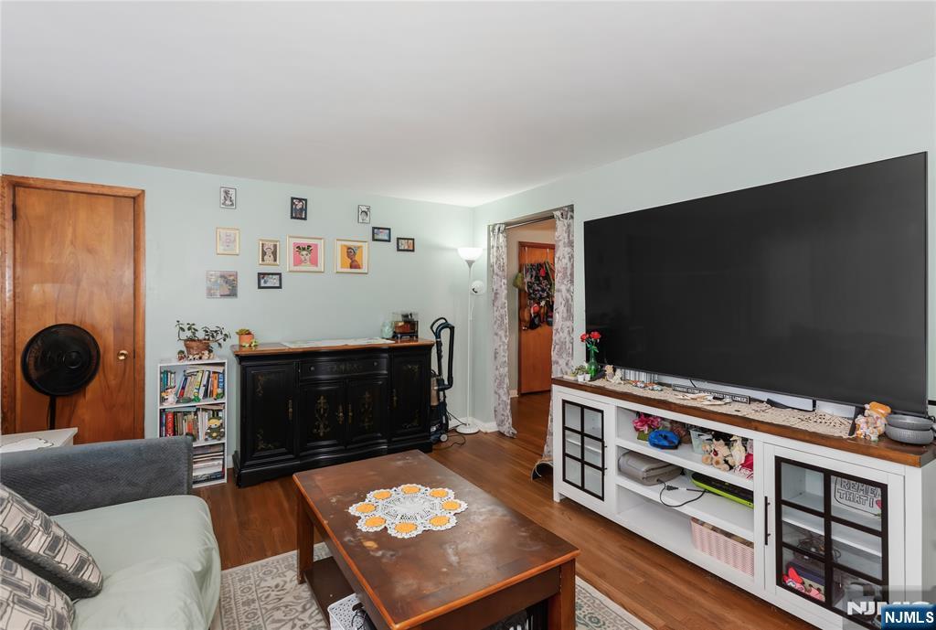 2 Martha Avenue Property Photo 27