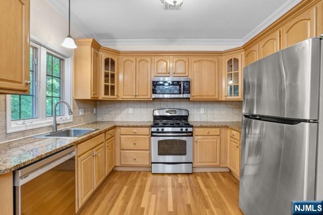 23 Hackensack Avenue Property Photo 11