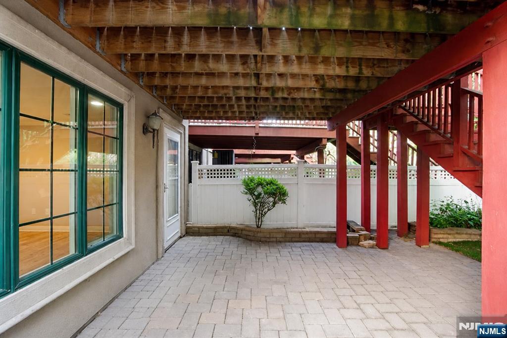 23 Hackensack Avenue Property Photo 29