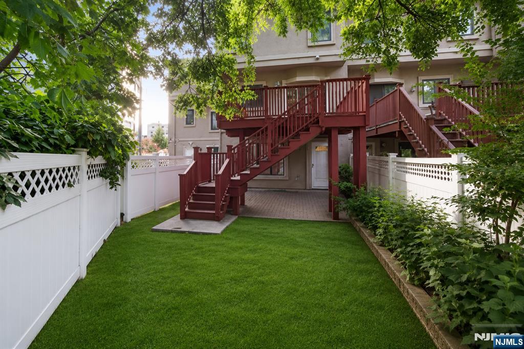 23 Hackensack Avenue Property Photo 30