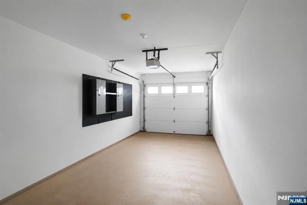 23 Hackensack Avenue Property Photo 33