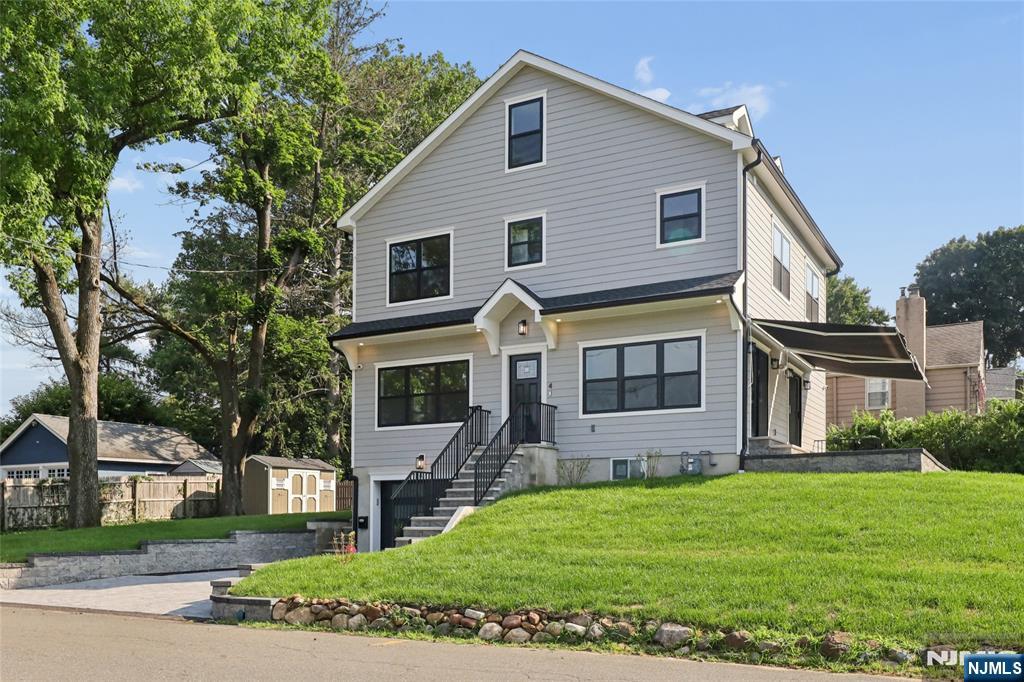 4 Hilltop Property Photo 1