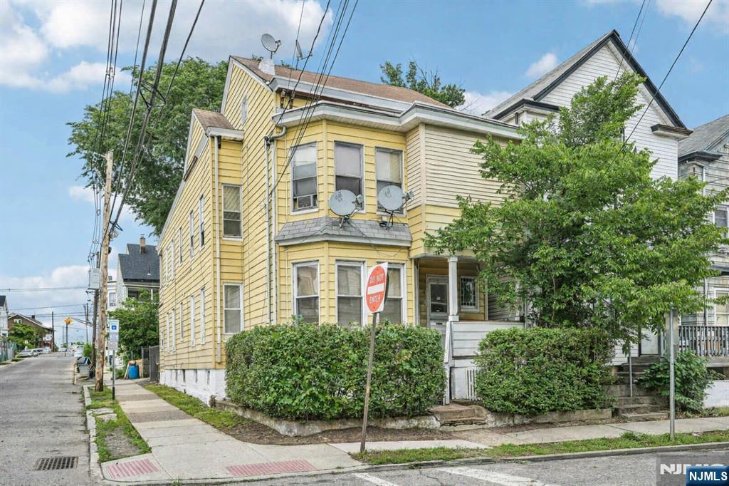 174 Jasper Street Property Photo 2