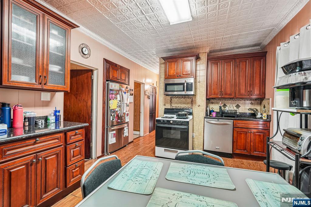 174 Jasper Street Property Photo 9