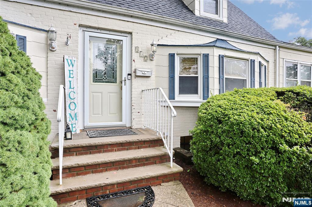 137 Manhattan Avenue Property Photo 2