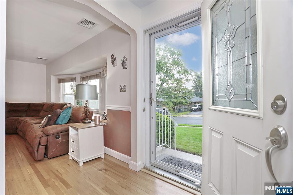 137 Manhattan Avenue Property Photo 3