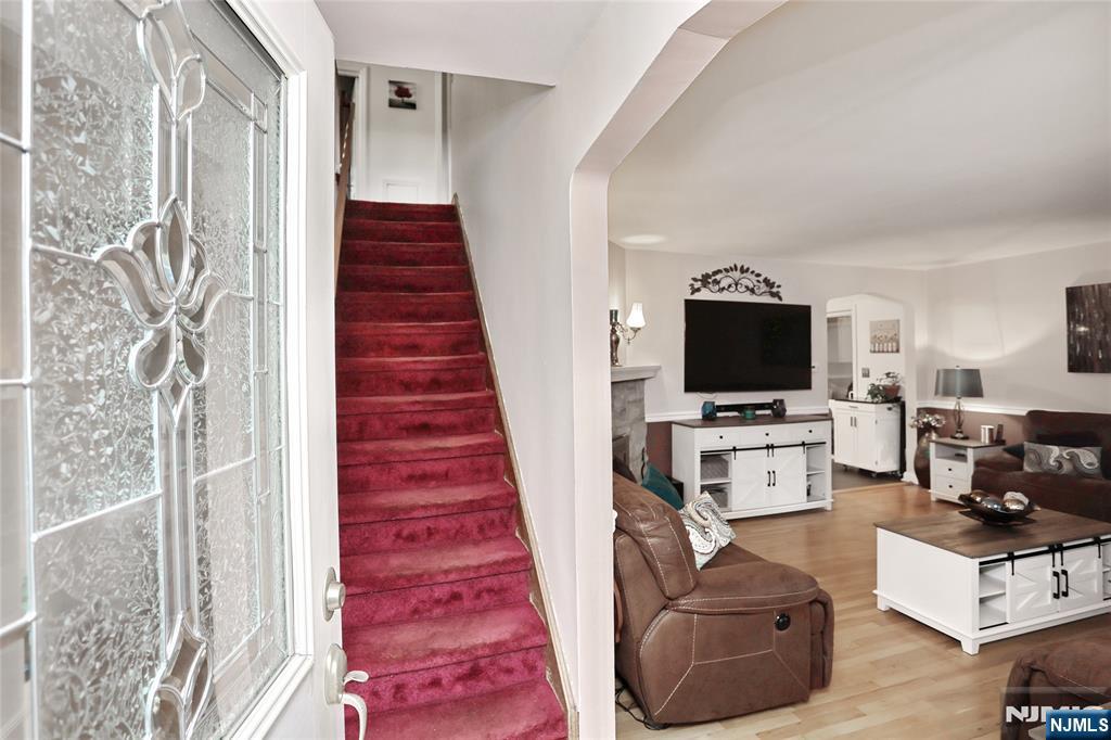 137 Manhattan Avenue Property Photo 5