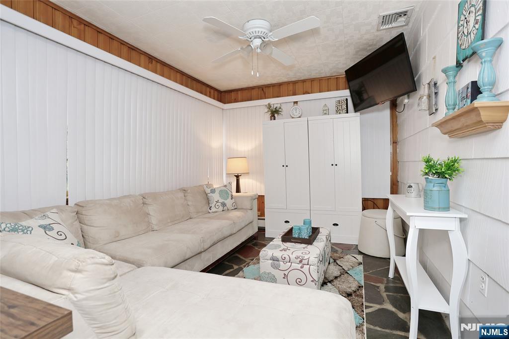137 Manhattan Avenue Property Photo 16