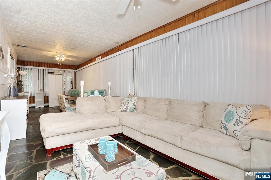 137 Manhattan Avenue Property Photo 17