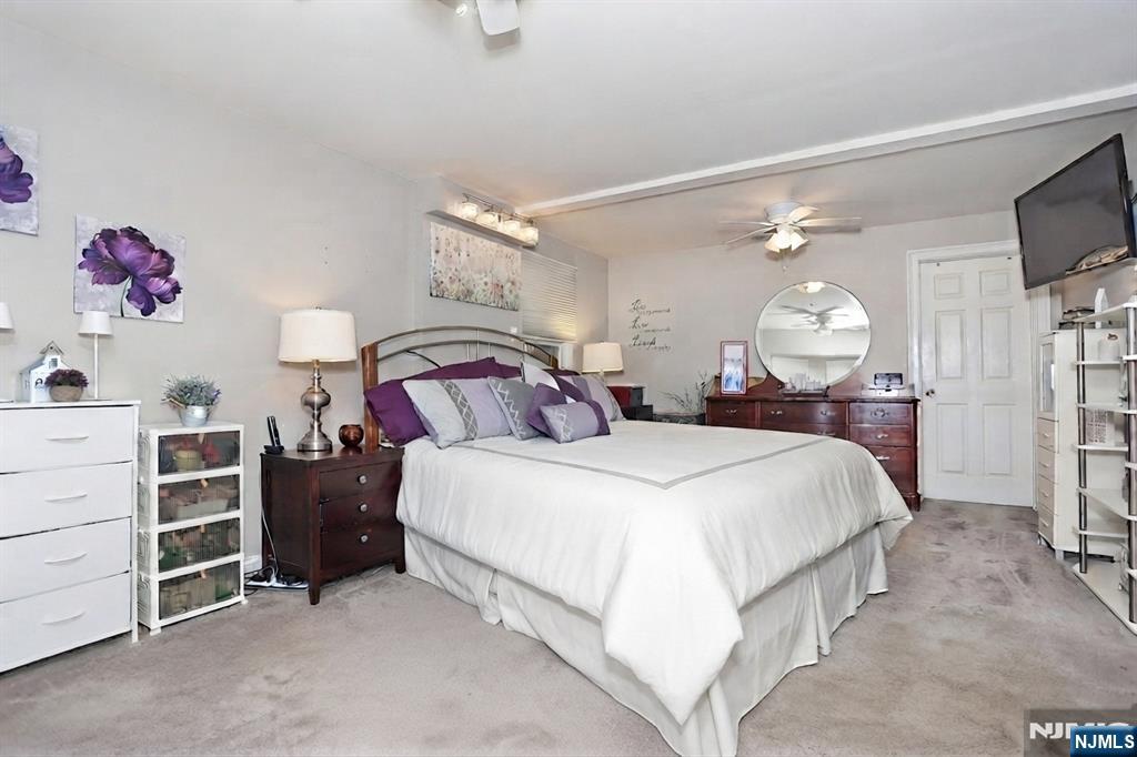 137 Manhattan Avenue Property Photo 20