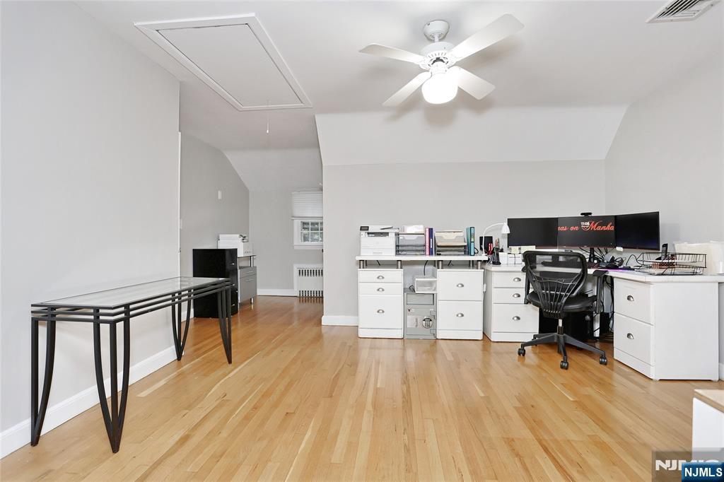 137 Manhattan Avenue Property Photo 25