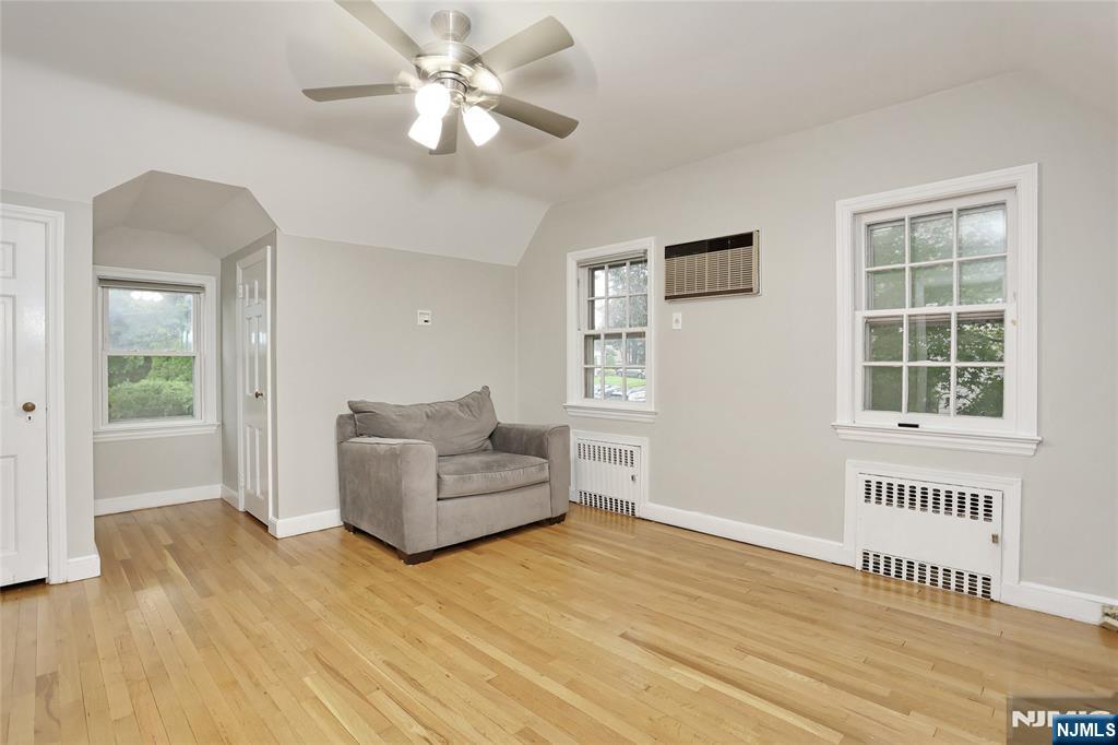 137 Manhattan Avenue Property Photo 26