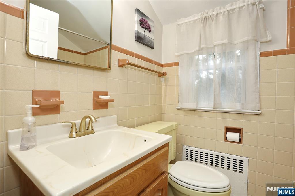 137 Manhattan Avenue Property Photo 28