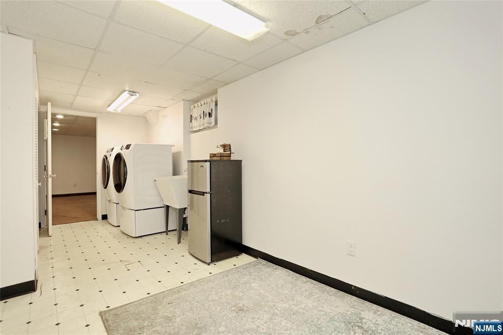 137 Manhattan Avenue Property Photo 33