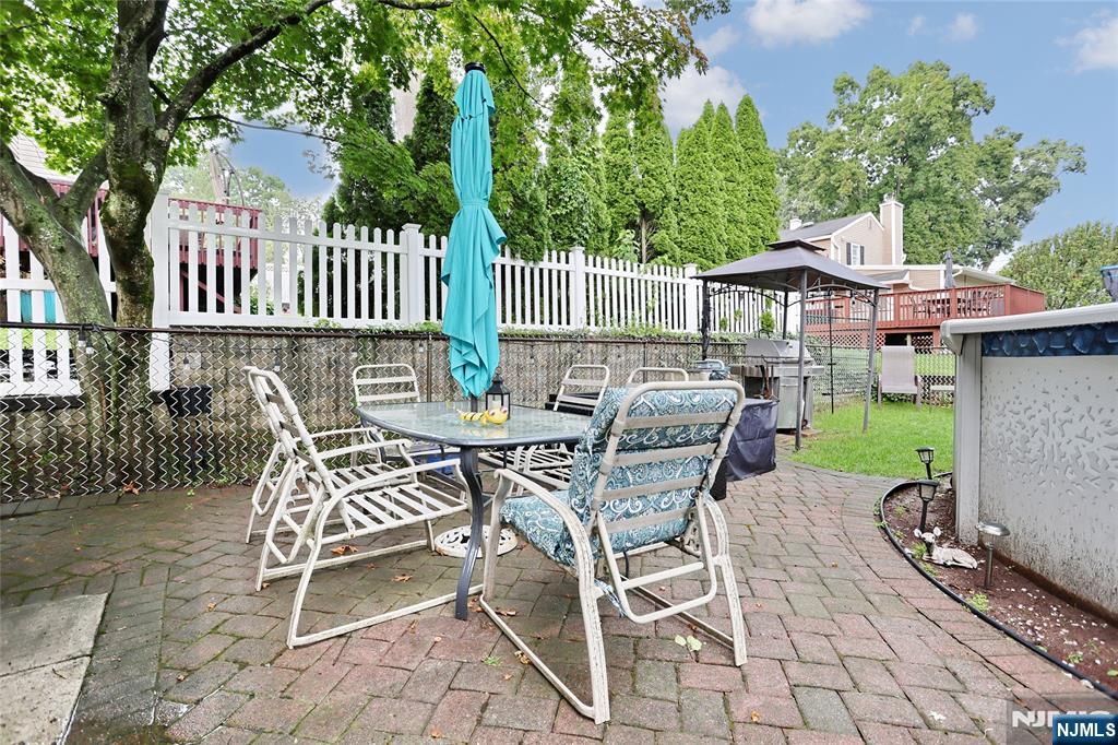 137 Manhattan Avenue Property Photo 36