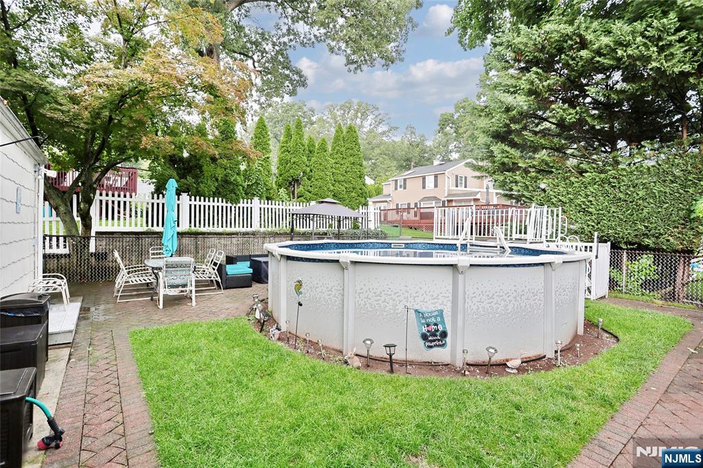 137 Manhattan Avenue Property Photo 37