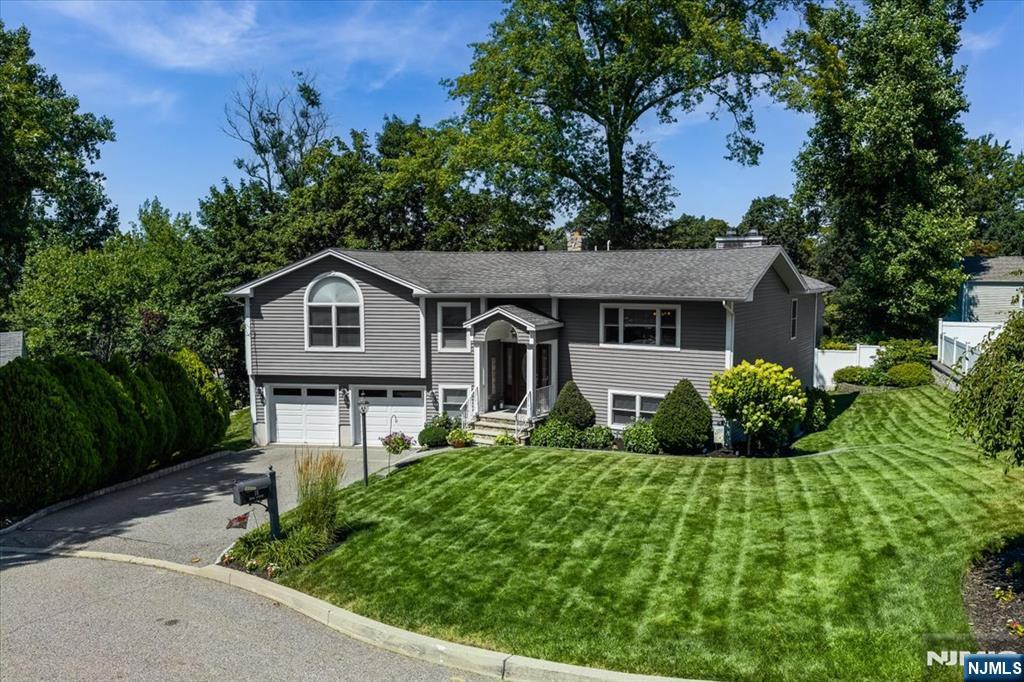 18 Dean Avenue Property Photo 1