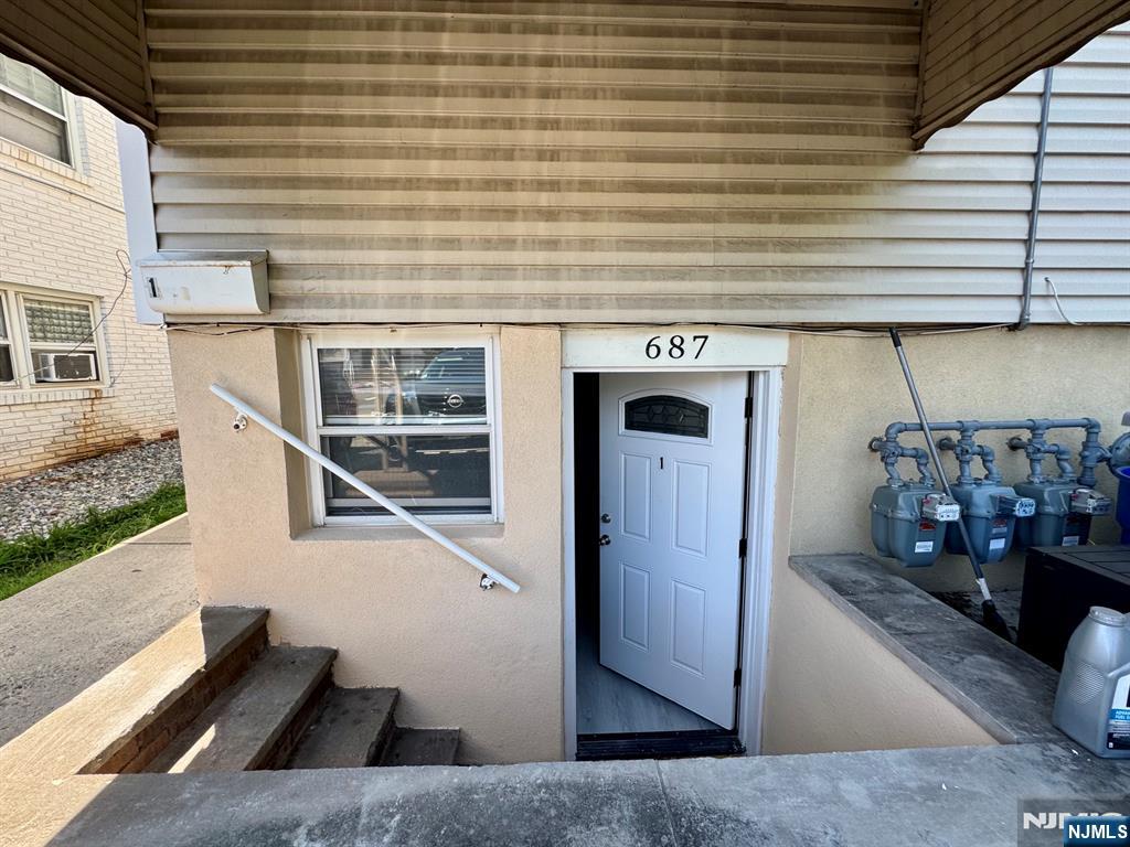 687 Midland Avenue 1 Property Photo 2