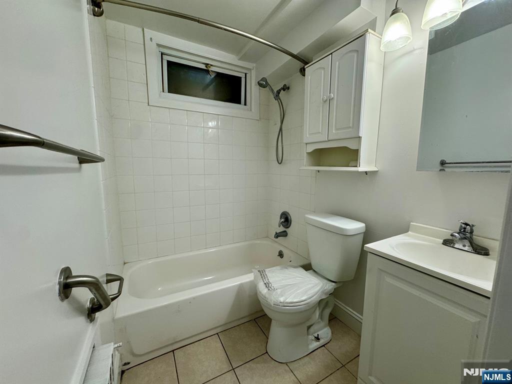 687 Midland Avenue 1 Property Photo 15
