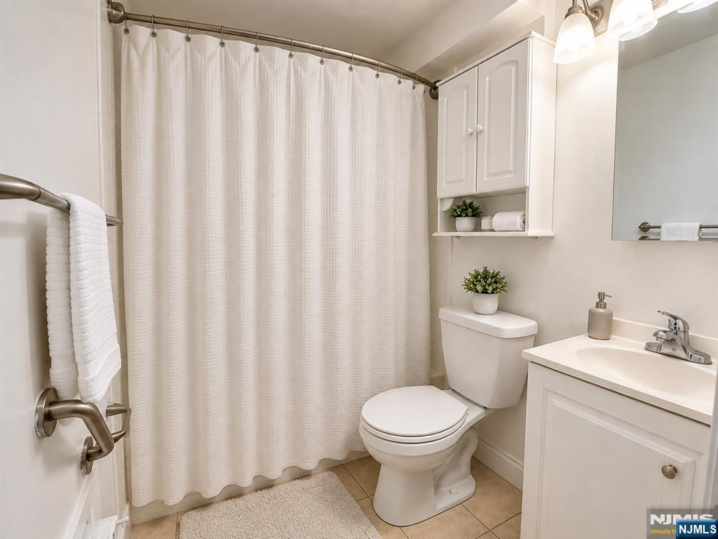 687 Midland Avenue 1 Property Photo 16