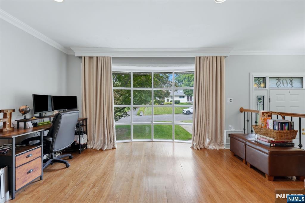 105 Winthrop Road Property Photo 8