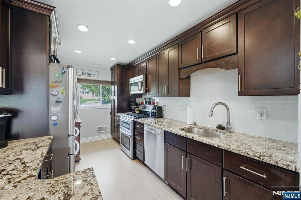 105 Winthrop Road Property Photo 14
