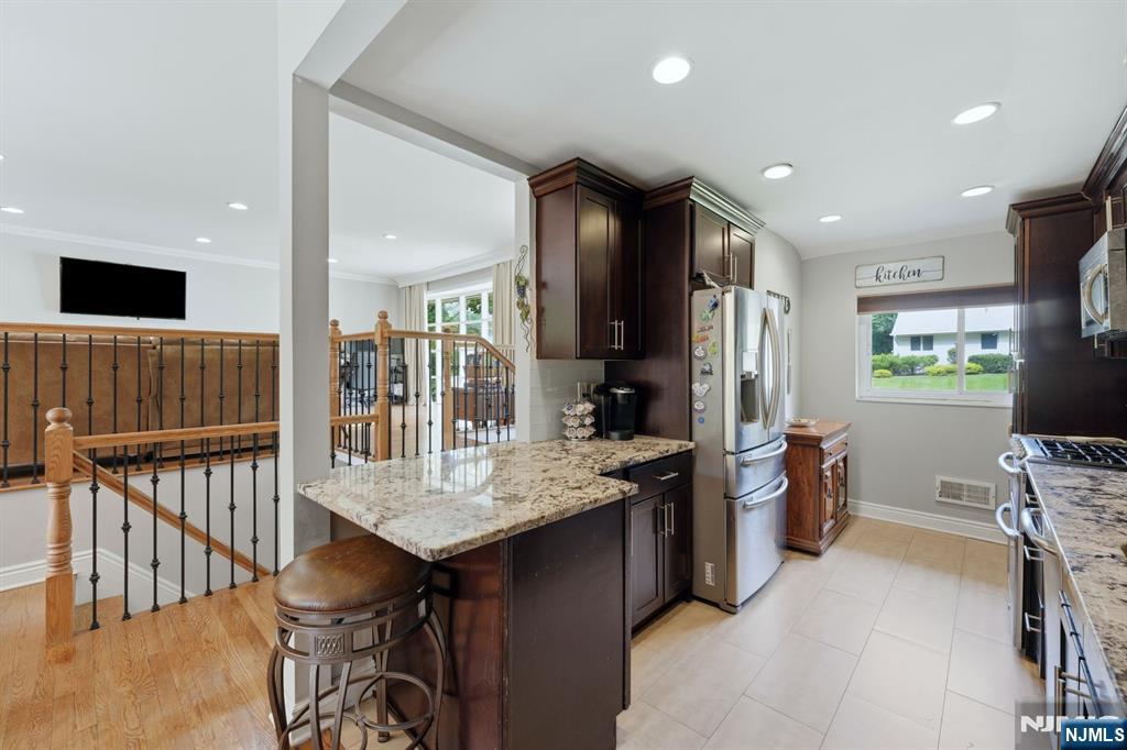 105 Winthrop Road Property Photo 15