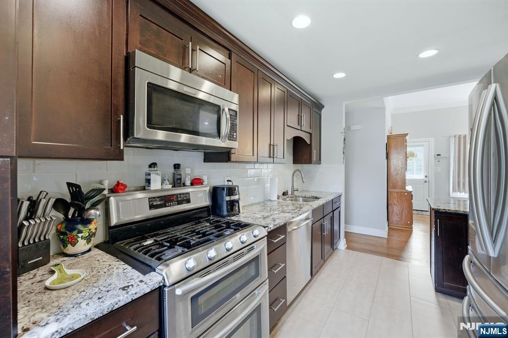 105 Winthrop Road Property Photo 16