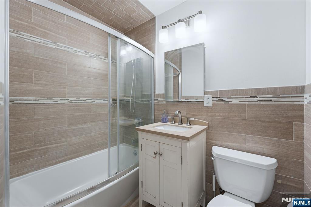 105 Winthrop Road Property Photo 24