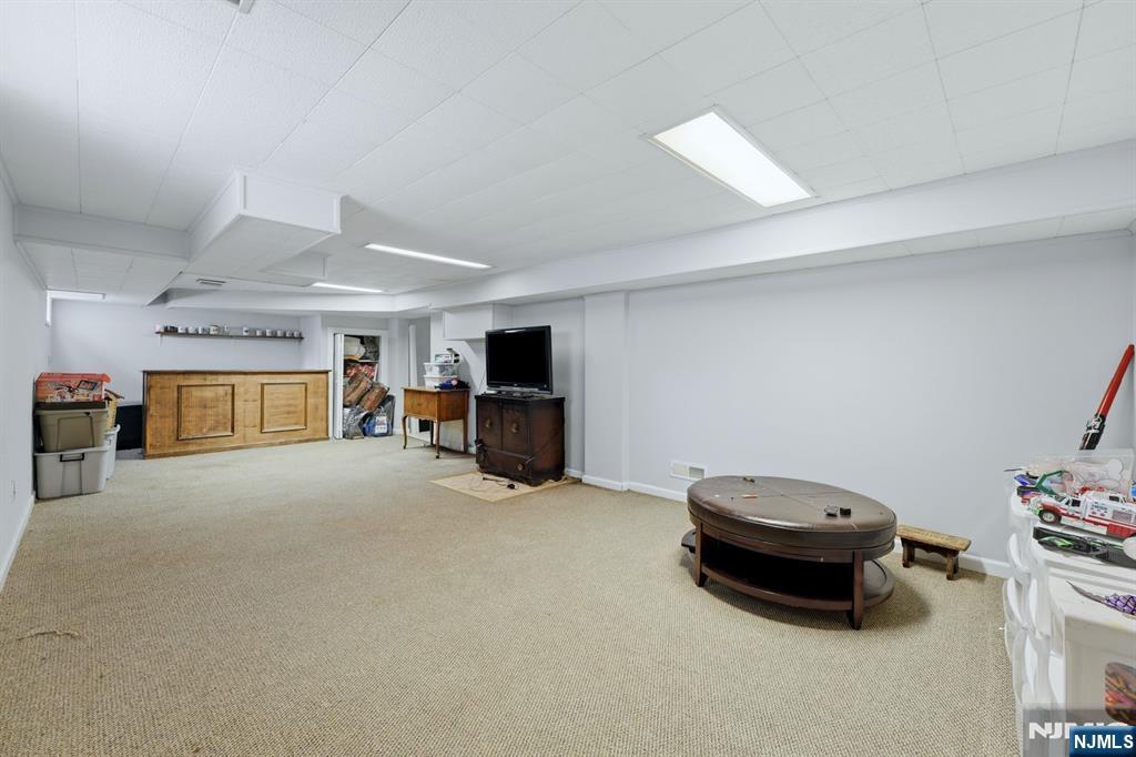 105 Winthrop Road Property Photo 25
