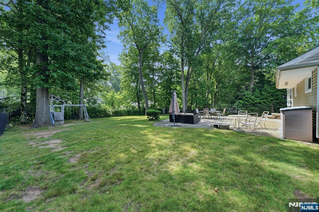 105 Winthrop Road Property Photo 33