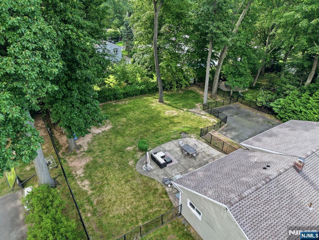 105 Winthrop Road Property Photo 35