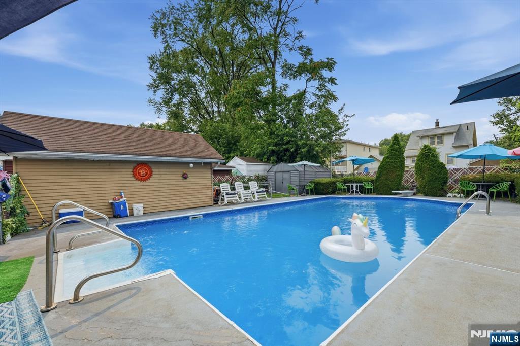 12 Columbus Avenue Property Photo 25