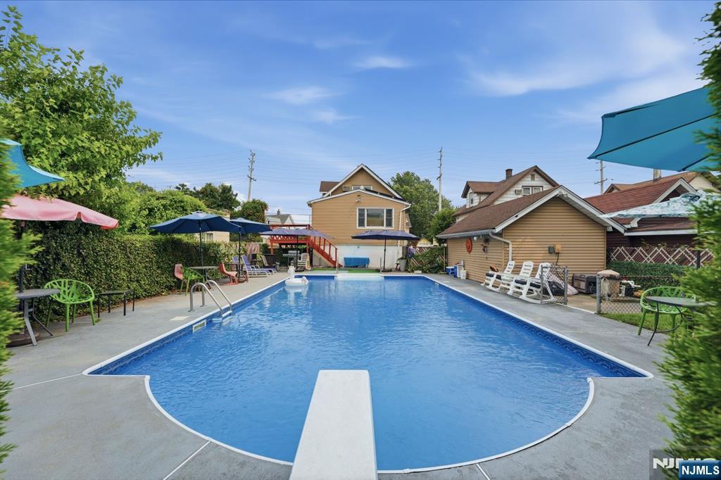 12 Columbus Avenue Property Photo 27