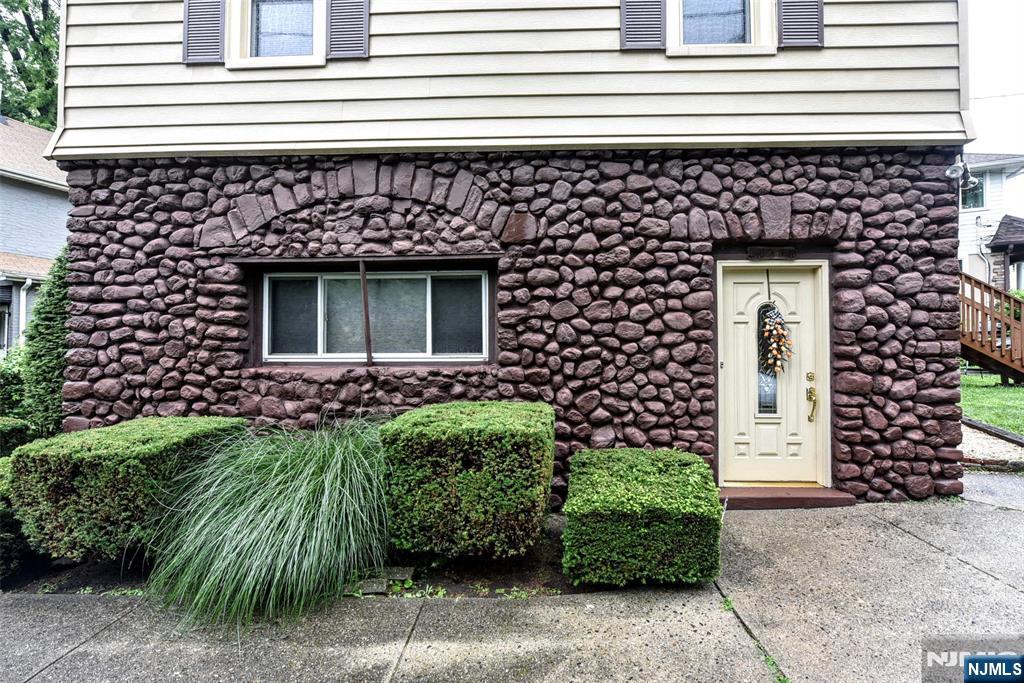 7 Lafayette Place Property Photo 2