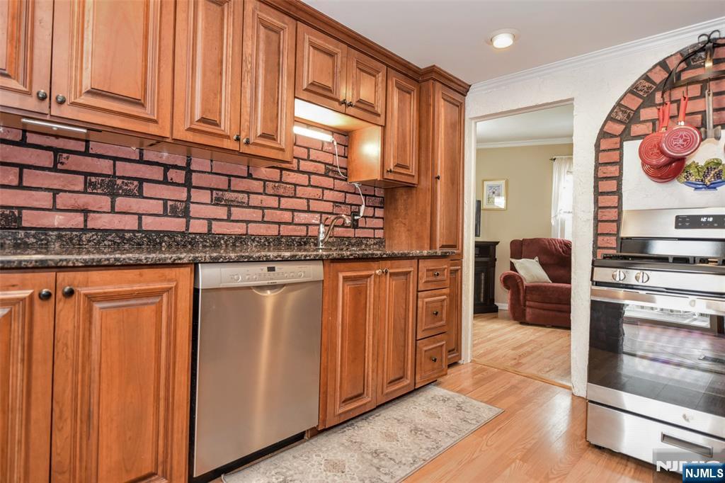 7 Lafayette Place Property Photo 7