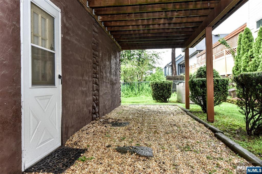 7 Lafayette Place Property Photo 31