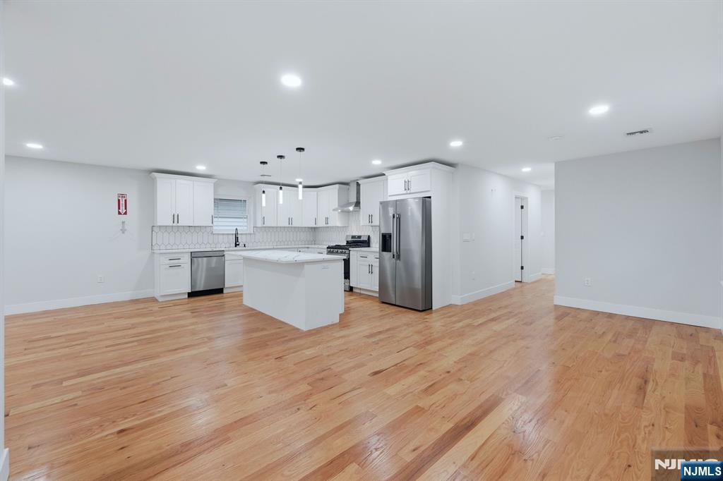 219 S Burnett Street Property Photo 11