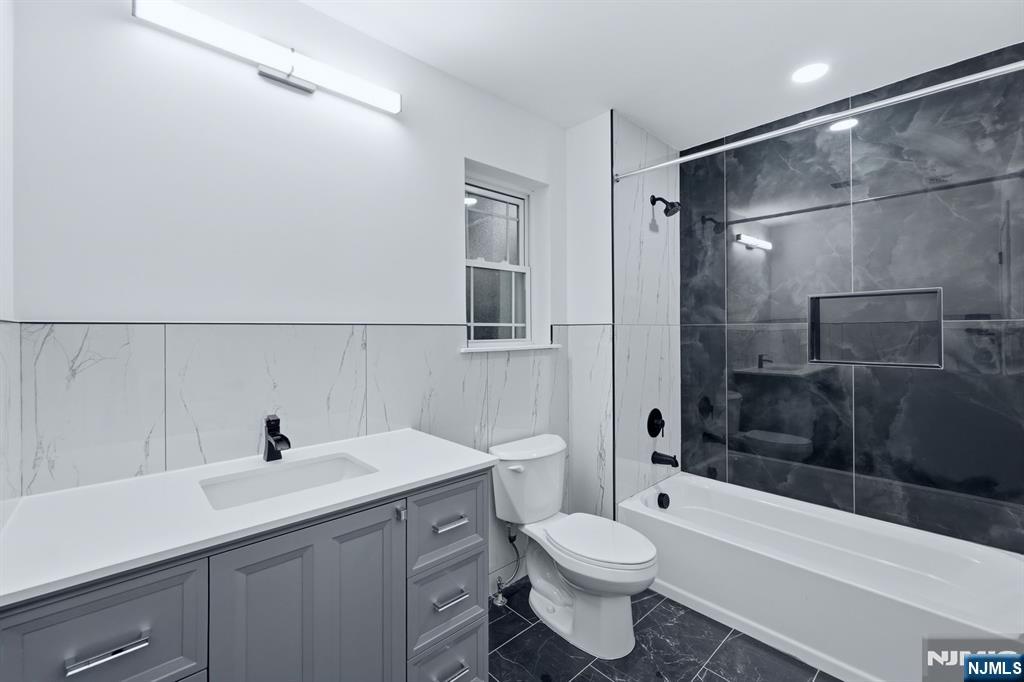 219 S Burnett Street Property Photo 19