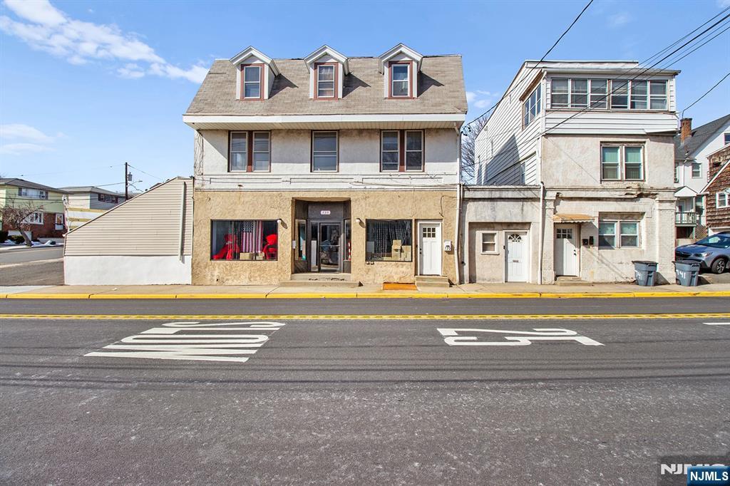 739 Schuyler Avenue Property Photo 1